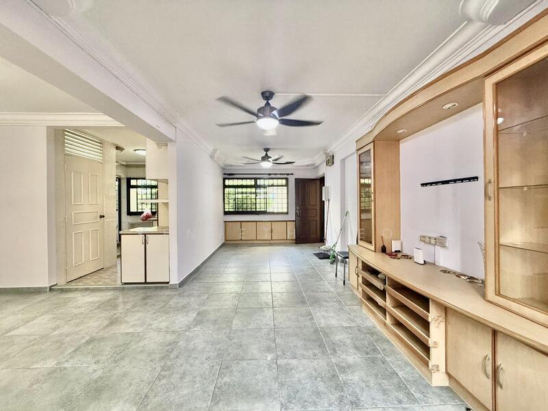 722 Tampines Street 72 HDB Flat For Sale at S$ 770,000 | PropertyGuru Singapore - Living Room