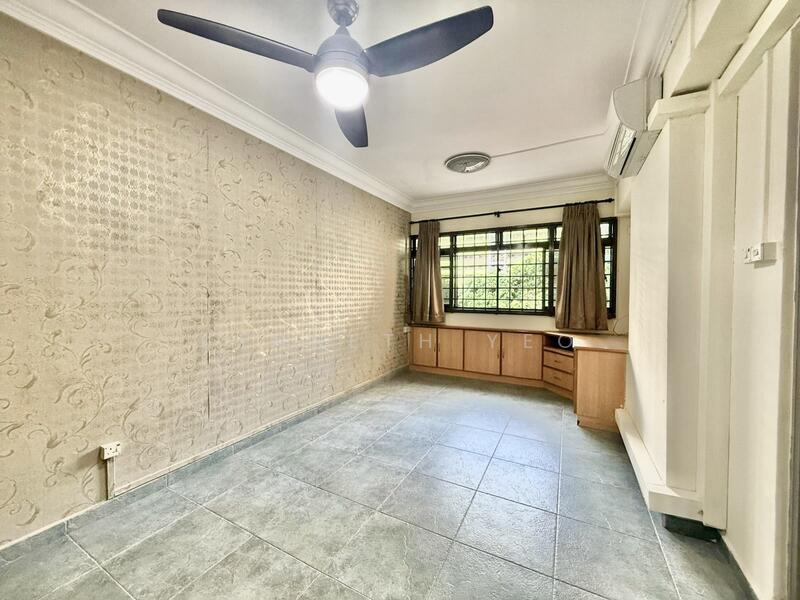 722 Tampines Street 72 HDB Flat For Sale at S$ 770,000 | PropertyGuru Singapore - Living Room