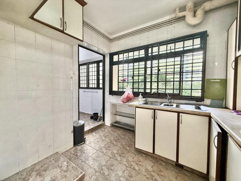 722 Tampines Street 72 HDB Flat For Sale at S$ 770,000 | PropertyGuru Singapore - Kitchen