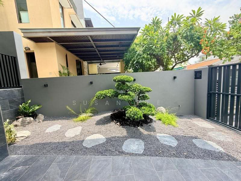 Brand New Corner Terrace with Lift District 15, Opera Estate / Fidelio Street / Ernani Street / Jalan Bangsawan / Swan Lake Avenue / Siglap, East Coast / Marine Parade, 5 Bedrooms, 4,800 sqft, Corner Terrace For Sale, by Susan Lee, 500046753 - Exterior - PropertyGuru.com.sg