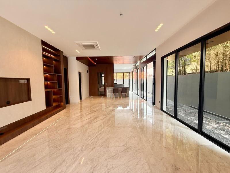 Brand New Corner Terrace with Lift District 15, Opera Estate / Fidelio Street / Ernani Street / Jalan Bangsawan / Swan Lake Avenue / Siglap, East Coast / Marine Parade, 5 Bedrooms, 4,800 sqft, Corner Terrace For Sale, by Susan Lee, 500046753 - Living Room - PropertyGuru.com.sg