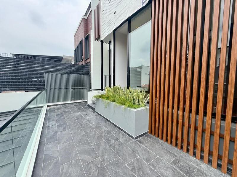 Brand New Corner Terrace with Lift District 15, Opera Estate / Fidelio Street / Ernani Street / Jalan Bangsawan / Swan Lake Avenue / Siglap, East Coast / Marine Parade, 5 Bedrooms, 4,800 sqft, Corner Terrace For Sale, by Susan Lee, 500046753 - Exterior - PropertyGuru.com.sg