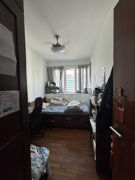 Sunglade Condominium For Sale at S$ 1,560,000 | PropertyGuru Singapore - Bedroom