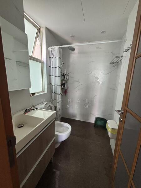 Sunglade Condominium For Sale at S$ 1,560,000 | PropertyGuru Singapore - Bathroom