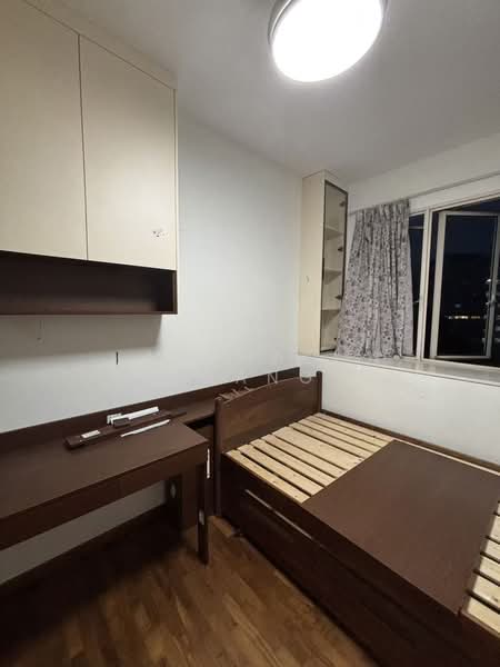 Sunglade Condominium For Sale at S$ 1,530,000 | PropertyGuru Singapore - Bedroom