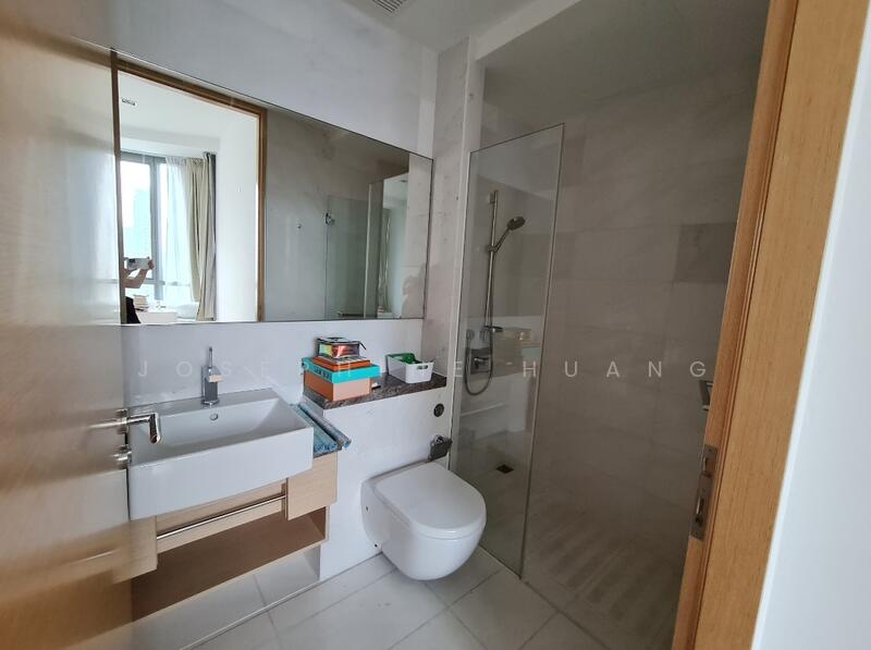 Cliveden at Grange Condominium For Sale at S$ 6,000,000 | PropertyGuru Singapore - Bathroom
