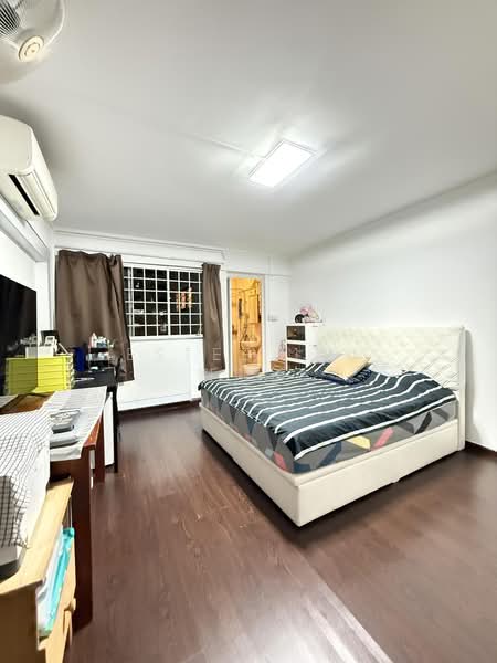 174 Yishun Avenue 7, 174 Yishun Avenue 7, 4 Bedrooms, 1,302 sqft, HDB Flat For Sale, by Estee Liu 劉俐蘡, 500046899 - Bedroom - PropertyGuru.com.sg