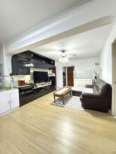 174 Yishun Avenue 7, 174 Yishun Avenue 7, 4 Bedrooms, 1,302 sqft, HDB Flat For Sale, by Estee Liu 劉俐蘡, 500046899 - Living Room - PropertyGuru.com.sg