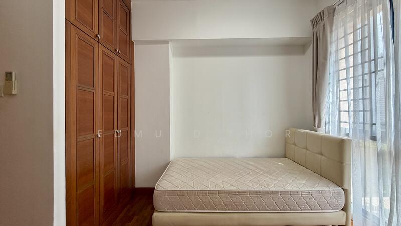 Tanglin View Condominium For Sale at S$ 1,620,000 | PropertyGuru Singapore - Common Bedroom