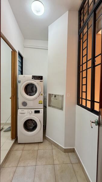 Tanglin View Condominium For Sale at S$ 1,620,000 | PropertyGuru Singapore - Yard with utility