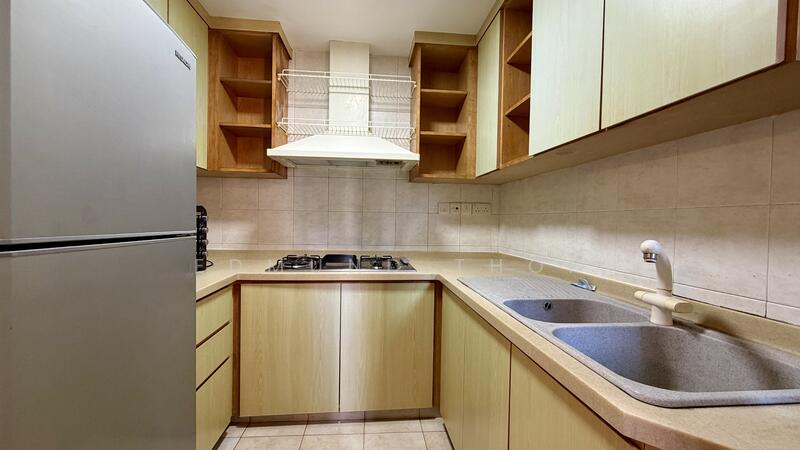 Tanglin View Condominium For Sale at S$ 1,620,000 | PropertyGuru Singapore - Kitchen