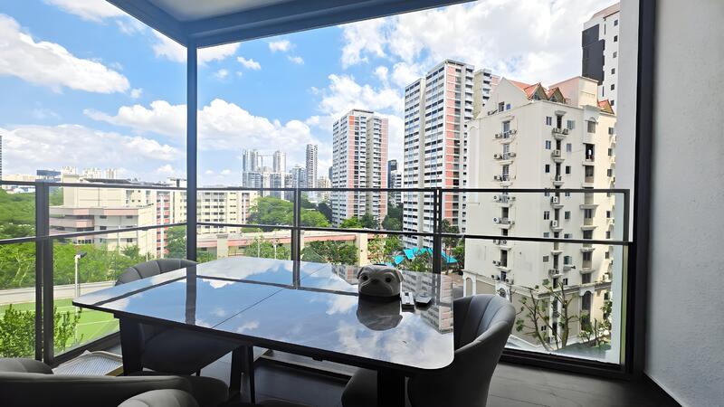 Vista Residences, 28 Jalan Datoh, 3 Bedrooms, 1,173 sqft, Condominium For Rent, by Ding S.Z, 500046991 - Balcony with Zip Zack Track - PropertyGuru.com.sg