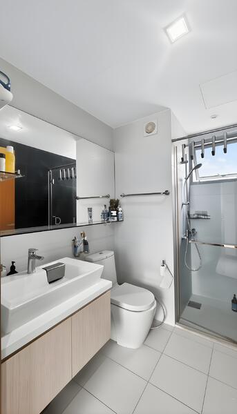 Vista Residences, 28 Jalan Datoh, 3 Bedrooms, 1,173 sqft, Condominium For Rent, by Ding S.Z, 500046991 - Common Bathroom - PropertyGuru.com.sg