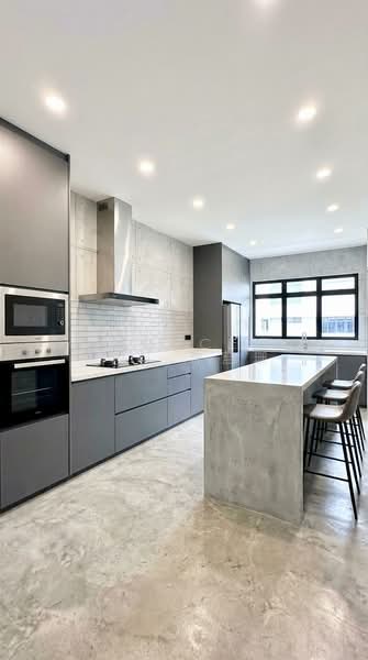 711 Hougang Avenue 2 HDB Flat For Sale at S$ 580,000 | PropertyGuru Singapore - Kitchen