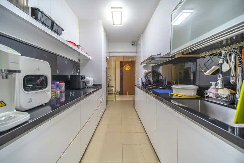 282A Sengkang East Avenue HDB Flat For Sale at S$ 816,000 | PropertyGuru Singapore - Kitchen