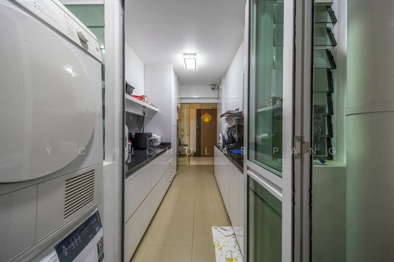282A Sengkang East Avenue HDB Flat For Sale at S$ 816,000 | PropertyGuru Singapore - Kitchen