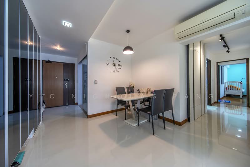 282A Sengkang East Avenue HDB Flat For Sale at S$ 816,000 | PropertyGuru Singapore - Corridor