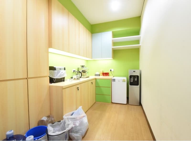 Suntec City Tower, 6 Temasek Boulevard, 2,200 sqft, Office For Rent, by Victor The, 500047062 - Kitchen - CommercialGuru.com.sg