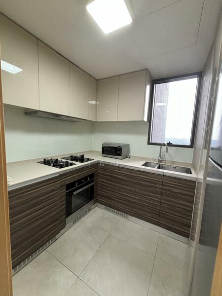 Commonwealth Towers Condominium For Sale at S$ 2,350,000 | PropertyGuru Singapore - Kitchen