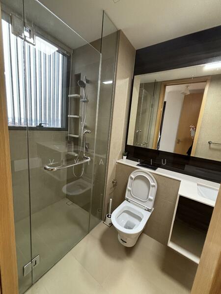 Commonwealth Towers Condominium For Sale at S$ 2,350,000 | PropertyGuru Singapore - Bathroom