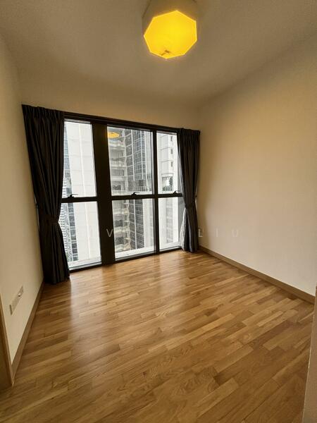 Commonwealth Towers Condominium For Sale at S$ 2,350,000 | PropertyGuru Singapore - Bedroom