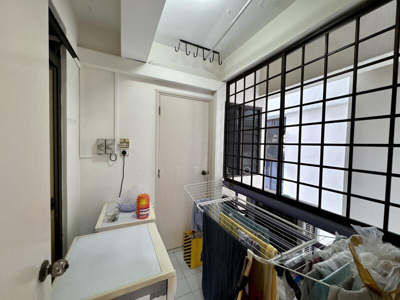 Yard + WC + Utility/Store