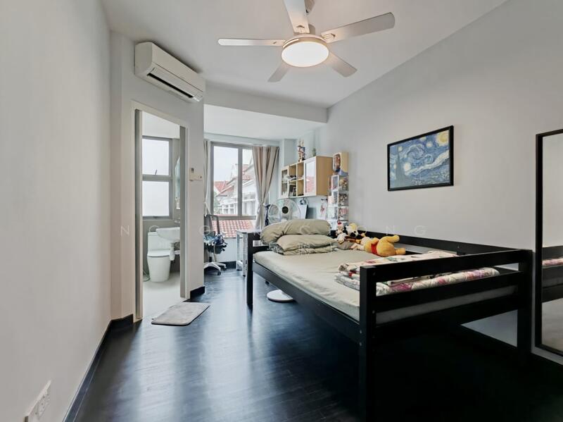 🏆JIA LANDED🏆 2.5 Storey NS facing Corner Terrace in Serangoon Gardens Corner Terrace For Sale at S$ 3,980,000 | PropertyGuru Singapore - Bedroom