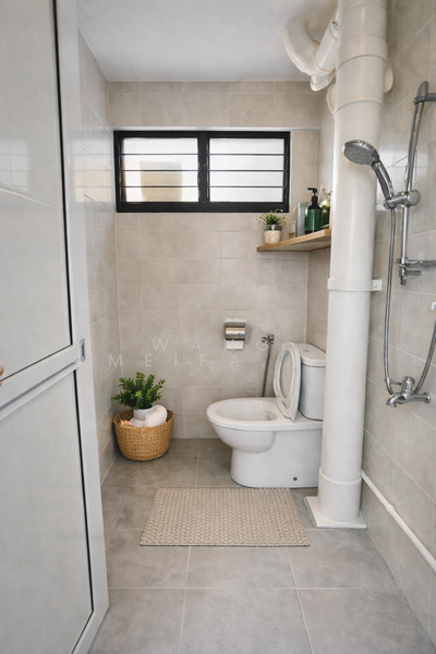 217 Bukit Batok Street 21 HDB Flat For Sale at S$ 418,000 | PropertyGuru Singapore - Bathroom