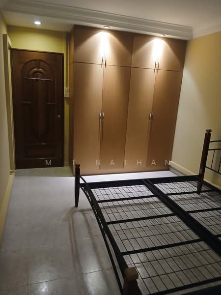 662 Hougang Avenue 4 HDB Flat For Sale at S$ 688,888 | PropertyGuru Singapore - Bedroom