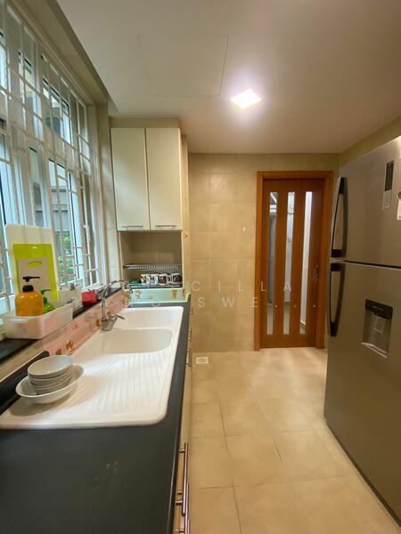 Summerhill, 50 Hume Avenue, 3 Bedrooms, 1,550 sqft, Condominium For Rent, by Priscilla Kang Swee Cheng, 500047336 - Kitchen - PropertyGuru.com.sg