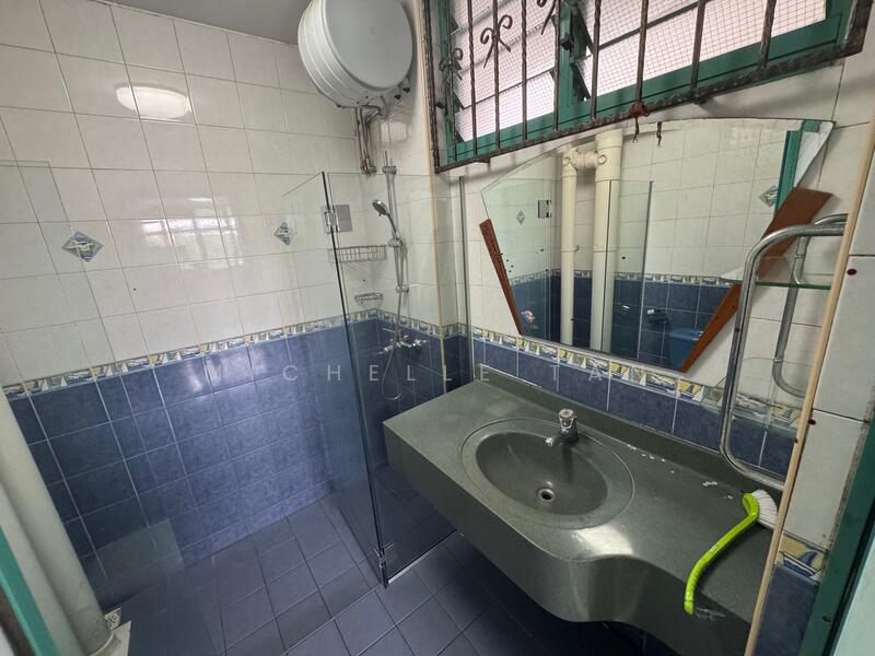 481 Segar Road, 481 Segar Road, 3 Bedrooms, 1,185 sqft, HDB Flat For Rent, by Michelle Tan, 500047339 - Bathroom - PropertyGuru.com.sg