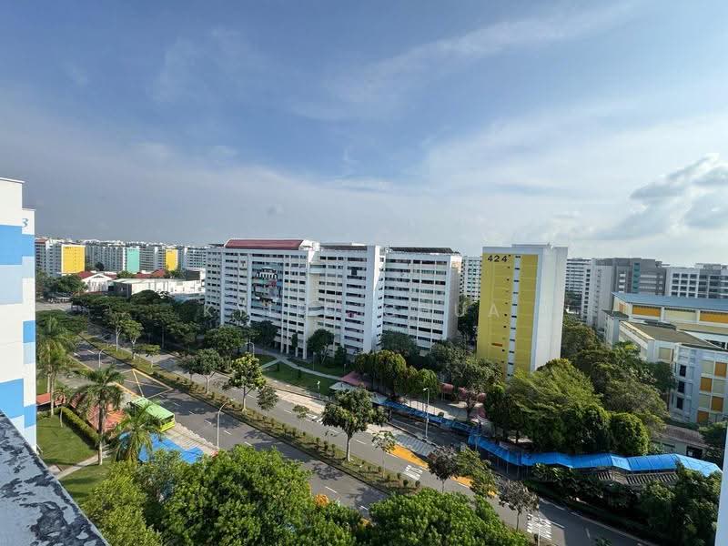 232 Tampines Street 21, 232 Tampines Street 21, Pasir Ris / Tampines, 4 Bedrooms, 1,302 sqft, HDB Flat For Sale, by Kylie Chua, 500047353 - Exterior - PropertyGuru.com.sg