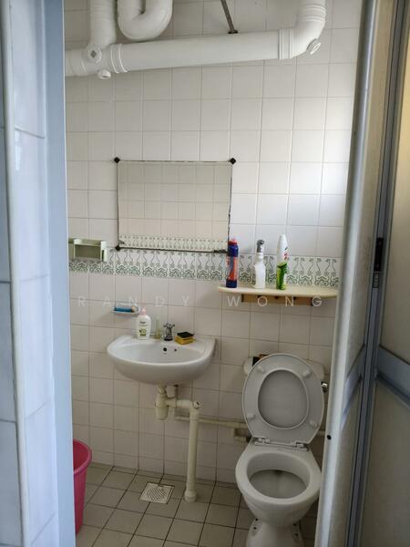767 Pasir Ris Street 71, 767 Pasir Ris Street 71, 3 Bedrooms, 1,291 sqft, HDB Flat For Rent, by Randy Wong, 500047376 - Bathroom - PropertyGuru.com.sg