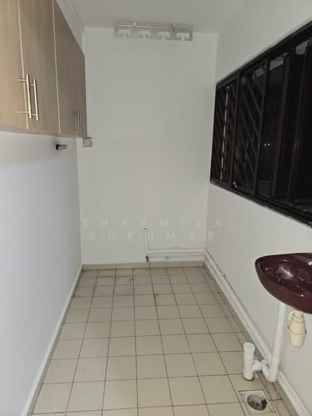 670 Woodlands Drive 71 HDB Flat For Sale at S$ 799,999 | PropertyGuru Singapore - Service Balcony