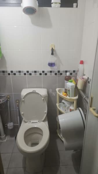 187 Boon Lay Avenue, 187 Boon Lay Avenue, 2 Bedrooms, 635 sqft, HDB Flat For Sale, by Andrew Tan, 500047450 - Bathroom - PropertyGuru.com.sg