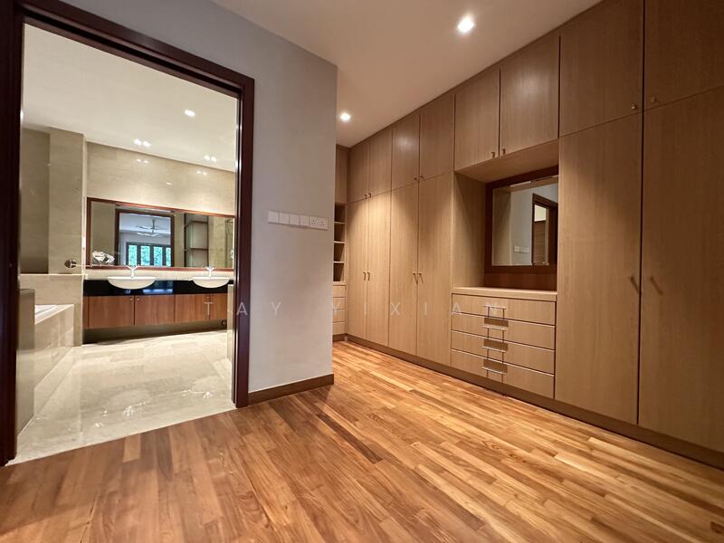 Good Class Bungalow near Tanglin, , 5 Bedrooms, 16,006 sqft, Good Class Bungalow For Rent, by Tay Yixian, 500047454 - Bathroom - PropertyGuru.com.sg