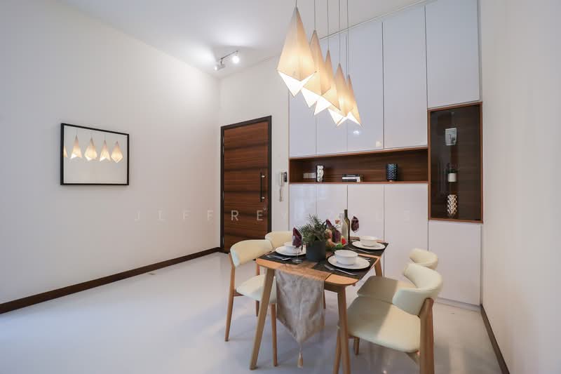 The Waterina Apartment For Sale at S$ 1,999,999 | PropertyGuru Singapore - Dining Room
