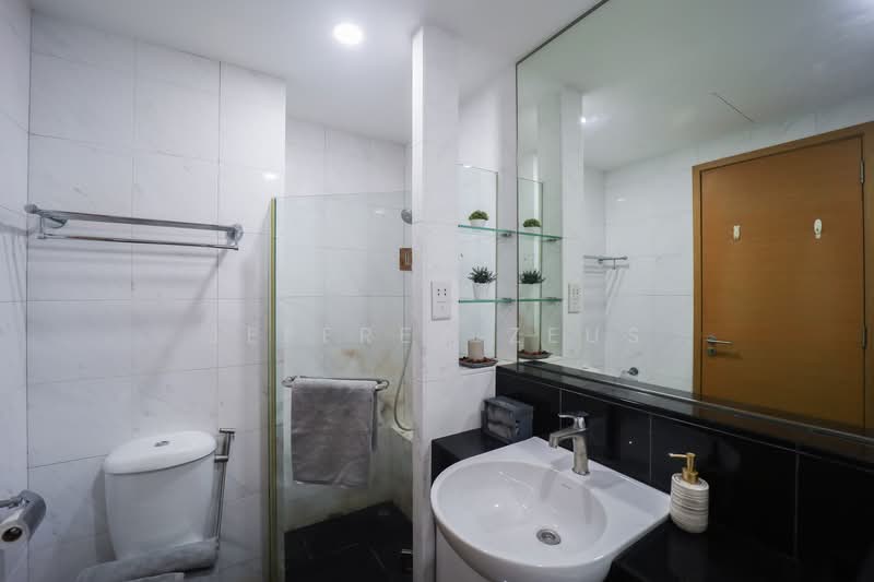 The Waterina Apartment For Sale at S$ 1,999,999 | PropertyGuru Singapore - Bathroom