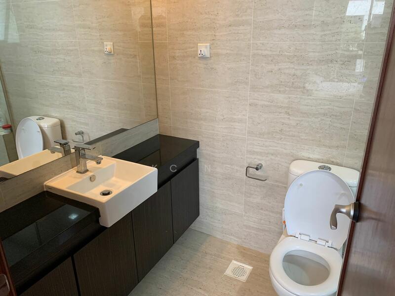 River Place Condominium For Sale at S$ 1,350,000 | PropertyGuru Singapore - Bathroom