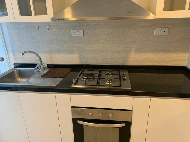 River Place Condominium For Sale at S$ 1,350,000 | PropertyGuru Singapore - Kitchen