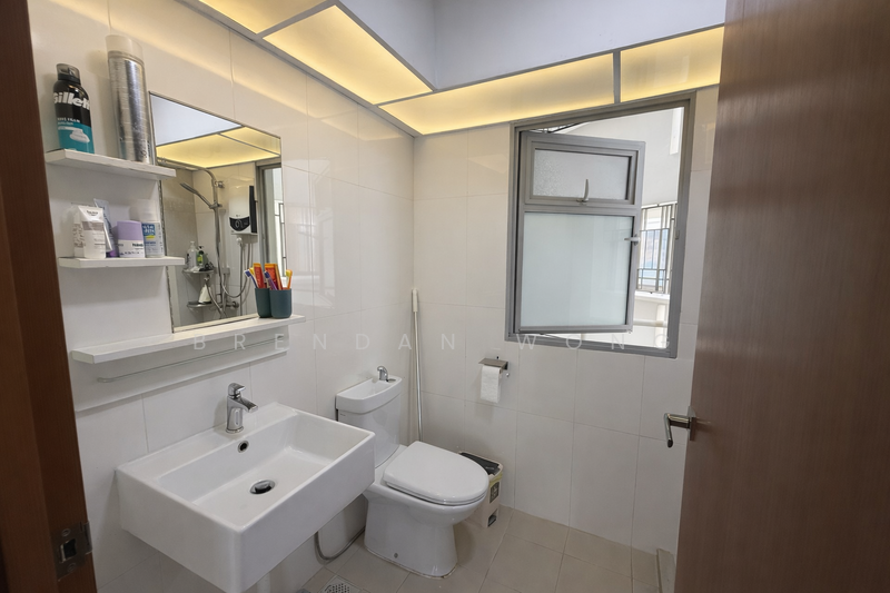614A Tampines North Drive 1 HDB Flat For Sale at S$ 750,000 | PropertyGuru Singapore - Bathroom