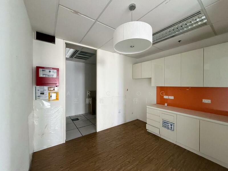 Samsung Hub, 3 Church Street, 3,358 sqft, Office For Rent, by Patrick Ong 王鹏若(安仔), 500047512 - Kitchen - CommercialGuru.com.sg