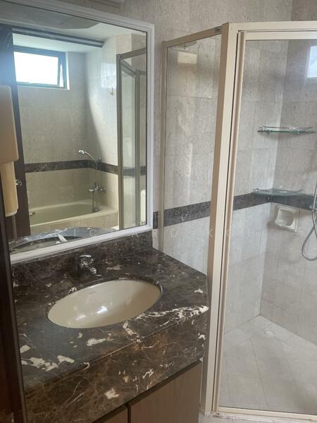 The Bencoolen, 180 Bencoolen Street, Room Rental, 100 sqft, Apartment For Rent, by Richard Koh, 500047519 - Bathroom - PropertyGuru.com.sg