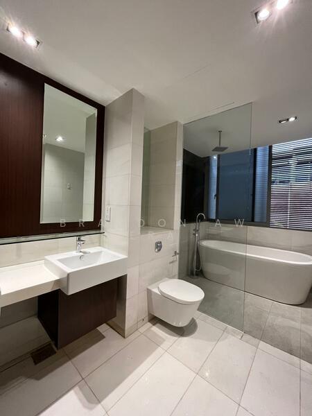 Hillcrest Villa Cluster House For Sale at S$ 4,410,000 | PropertyGuru Singapore - Bathroom