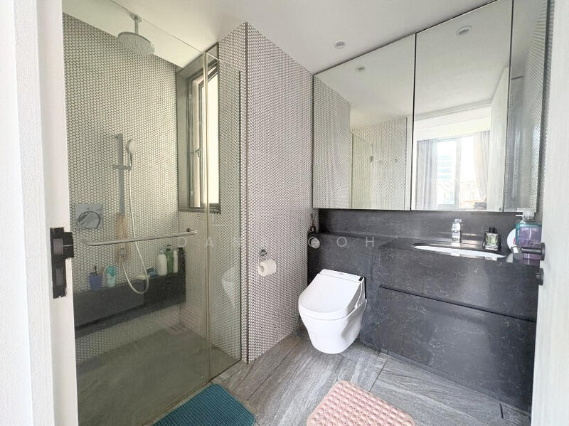 10 Evelyn Condominium For Sale at S$ 1,390,000 | PropertyGuru Singapore - Bathroom