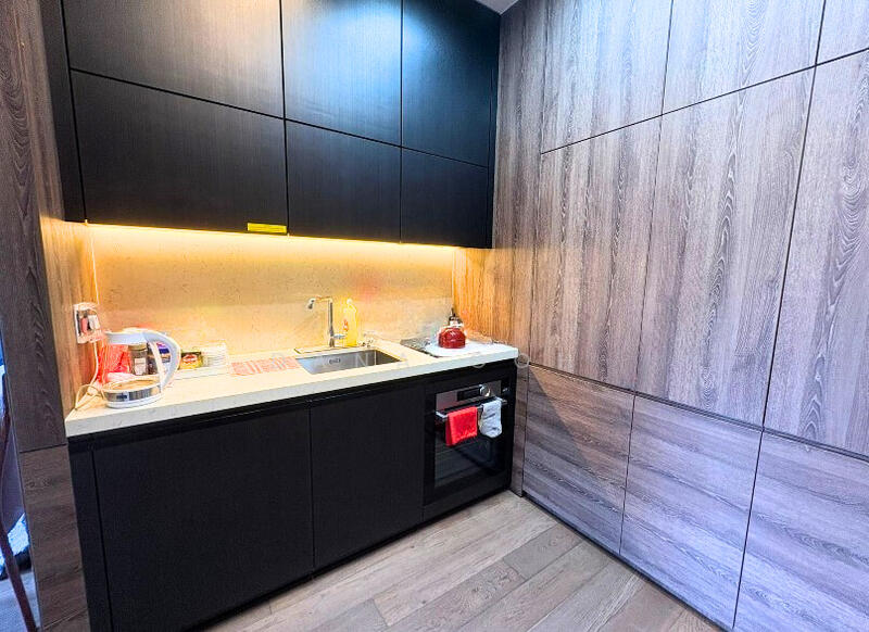 10 Evelyn Condominium For Sale at S$ 1,390,000 | PropertyGuru Singapore - Kitchen
