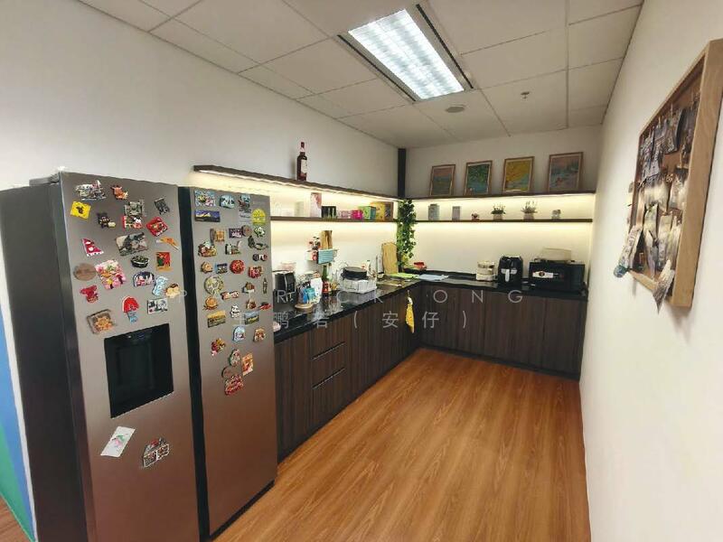 Bugis Junction Towers, 230 Victoria Street, 2,895 sqft, Office For Rent, by Patrick Ong 王鹏若(安仔), 500047573 - Wet Pantry - CommercialGuru.com.sg