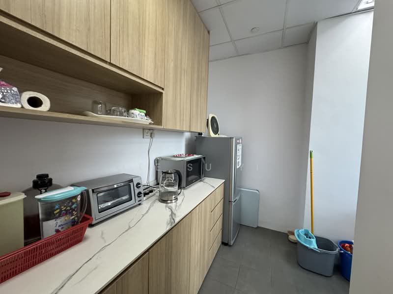 Ubi Techpark, 10 Ubi Crescent, 2,142 sqft, Light Industrial (B1) For Rent, by Lee Su Yi, 500047595 - Kitchen - CommercialGuru.com.sg