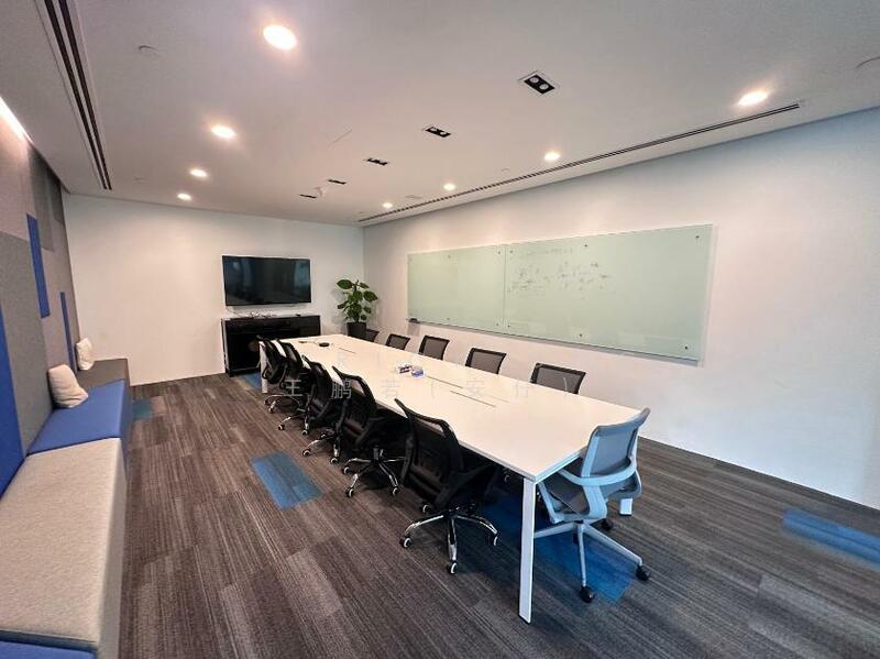 Bugis Junction Towers, 230 Victoria Street, 3,725 sqft, Office For Rent, by Patrick Ong 王鹏若(安仔), 500047597 - Board Room - CommercialGuru.com.sg