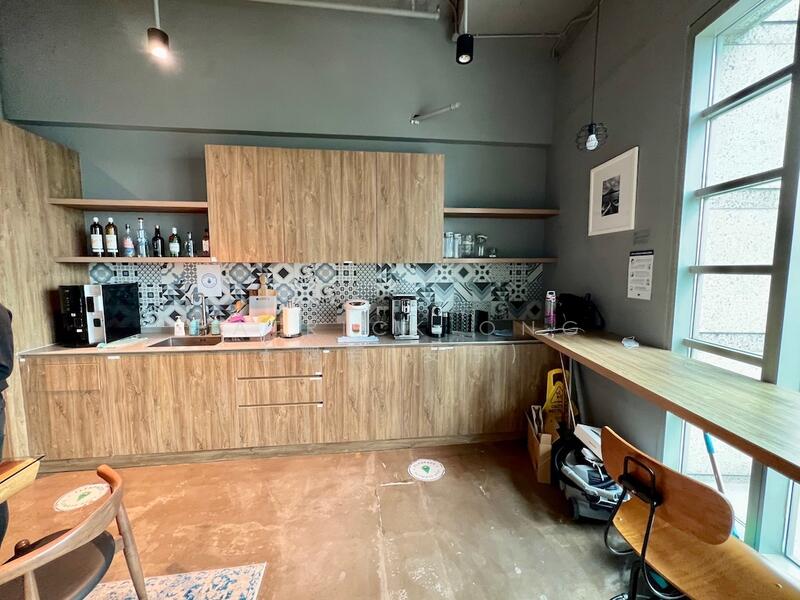 Bugis Junction Towers, 230 Victoria Street, 3,725 sqft, Office For Rent, by Patrick Ong 王鹏若(安仔), 500047597 - Wet Kitchen - CommercialGuru.com.sg